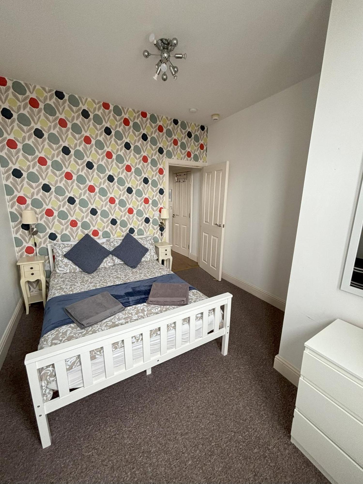 Seabreeze Apartment อีสต์บอร์น ภายนอก รูปภาพ