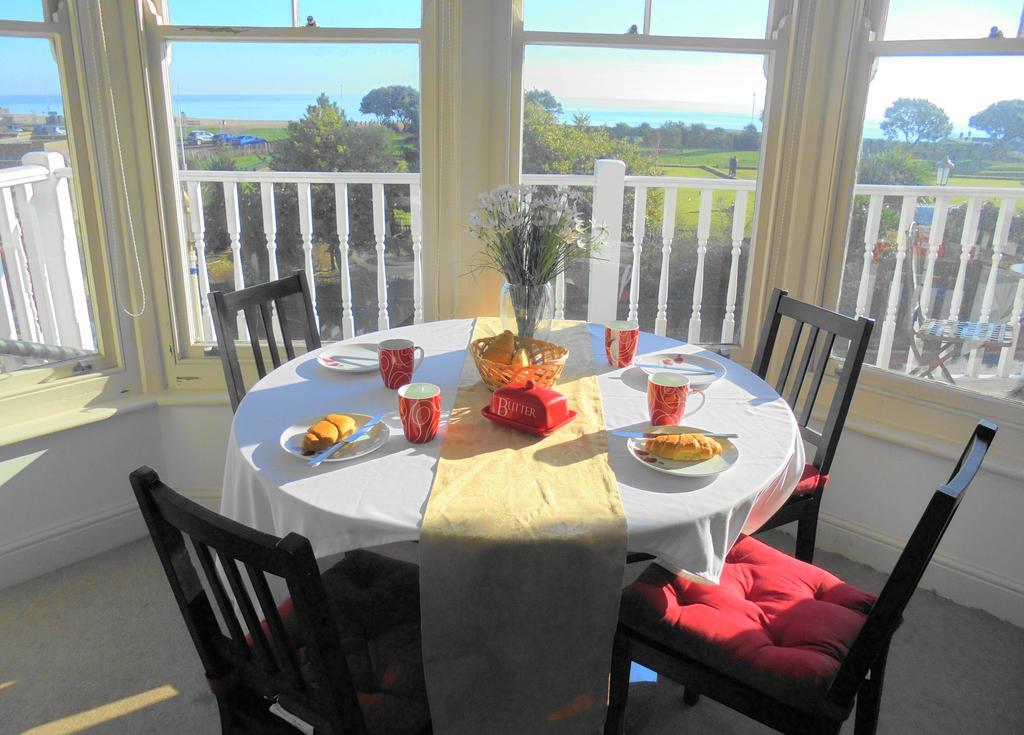 Seabreeze Apartment อีสต์บอร์น ภายนอก รูปภาพ